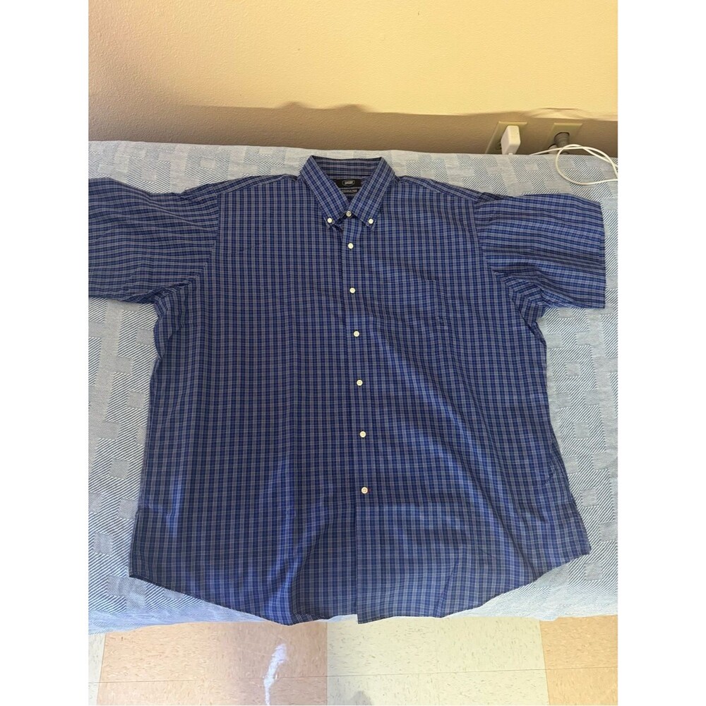 Men's Short-Sleeve Blue Plaid Button-Down Shirt
